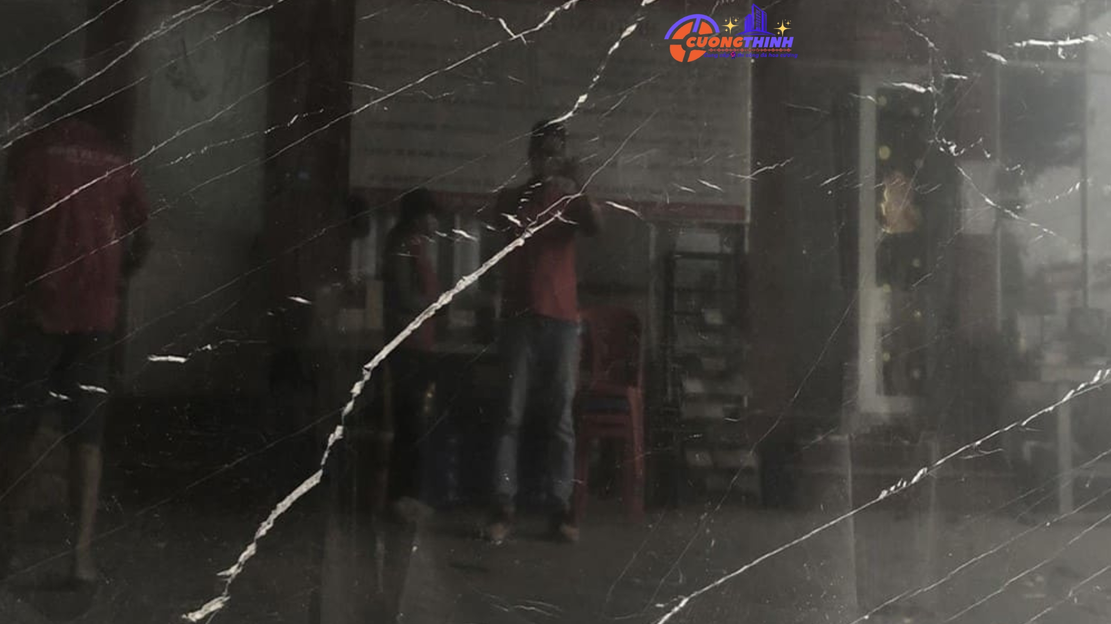 1.Đá Marble Đen tia chớp